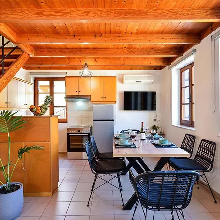 Old Town Loft With Sea View Roof Terrace And Private Parking * Chania (Crete)